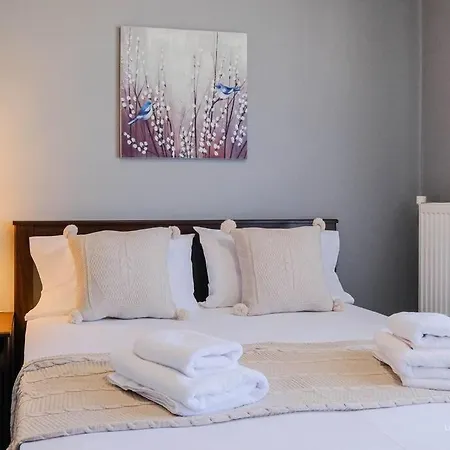 Apartment Early Bird 2-bdrm Apartment, Vesta Philoxenia *