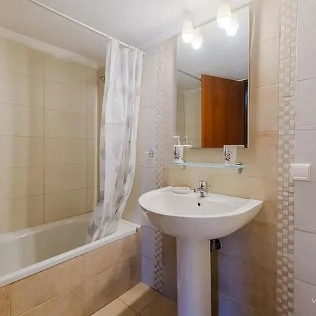 Early Bird 2-bdrm Apartment, Vesta Philoxenia *
